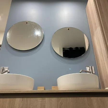 Appartamento Quai Du Rhone Two Bedroom Lione